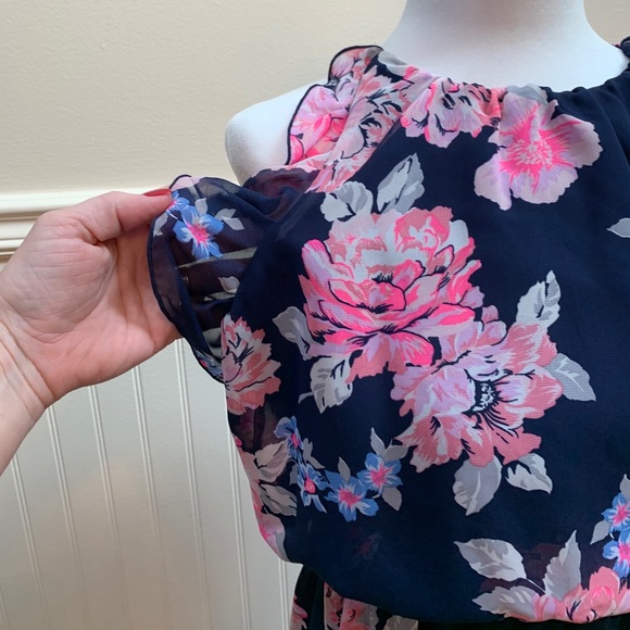 Old navy dress - Picture 3 of 8